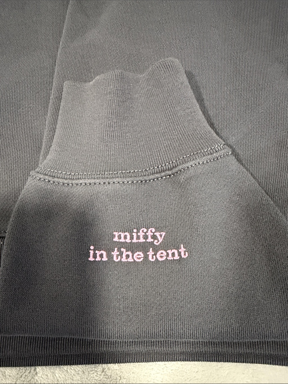 Uniqlo x Miffy Sweatshirt - Picture 13 of 13